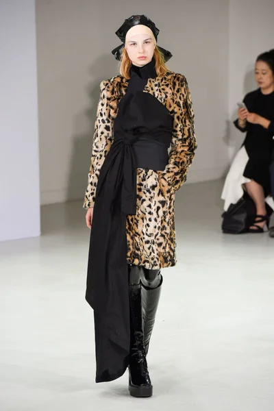 Look 2